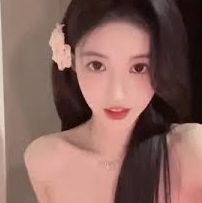 何晨希